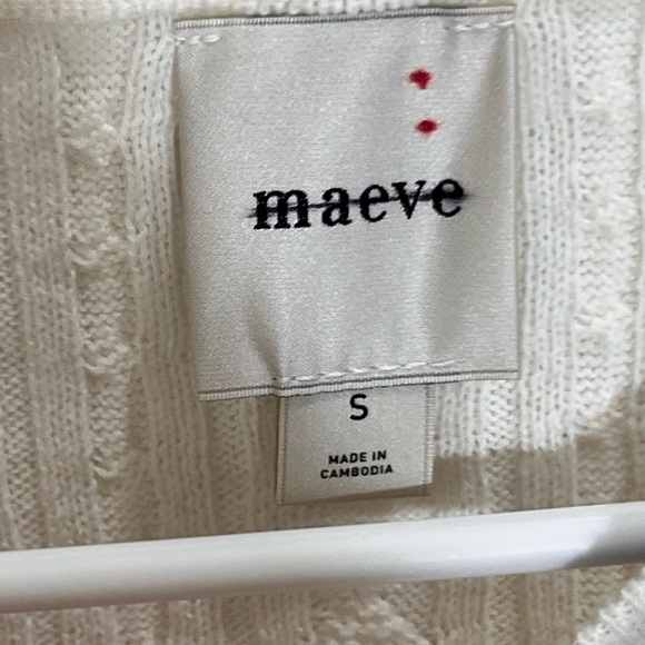 Maeve Cream Cable Knit Sweater with Blue Embroidery horse - Picture 2 of 4